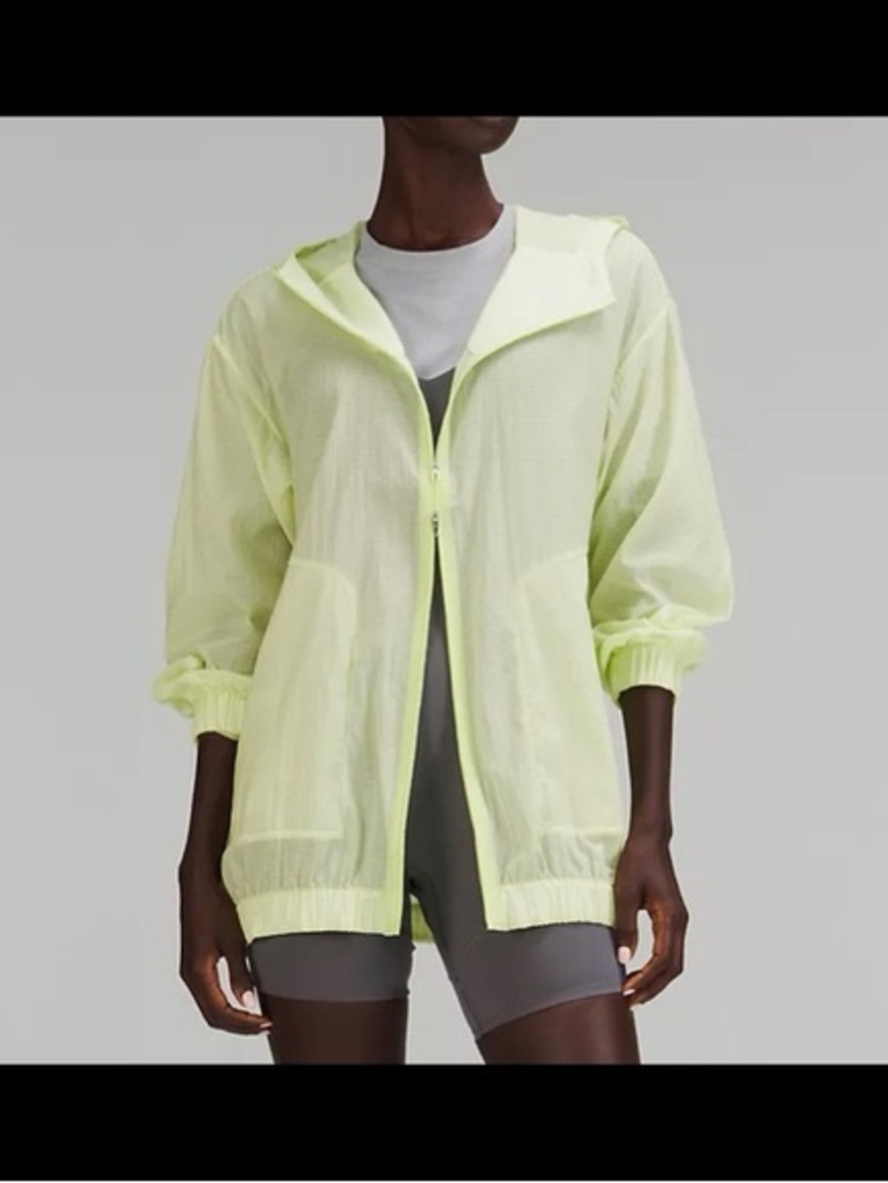 Lululemon size 2 Light Yellow Sheer Hooded rain Jacket - Women